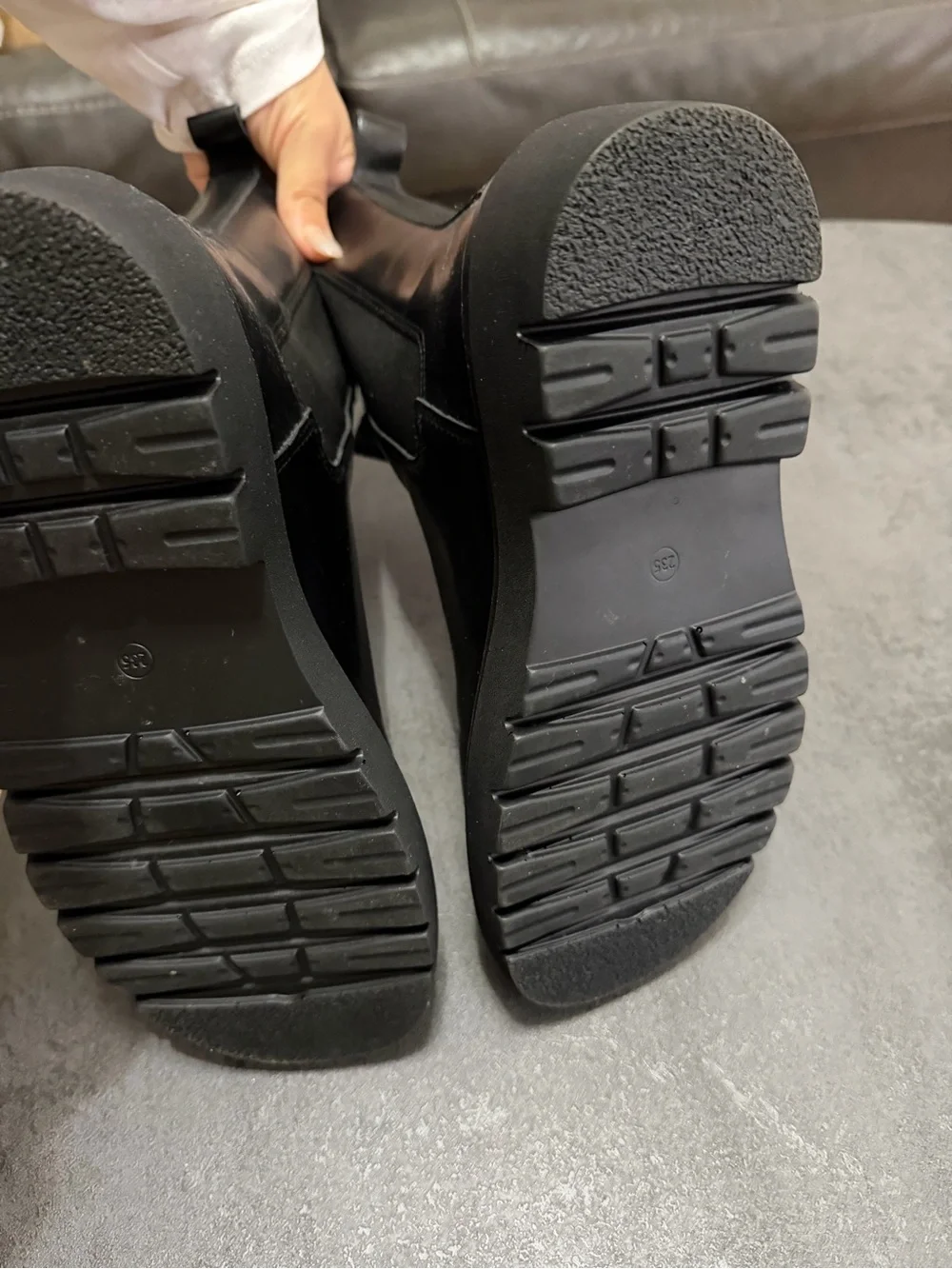 Men's Black Leather Chelsea Boots